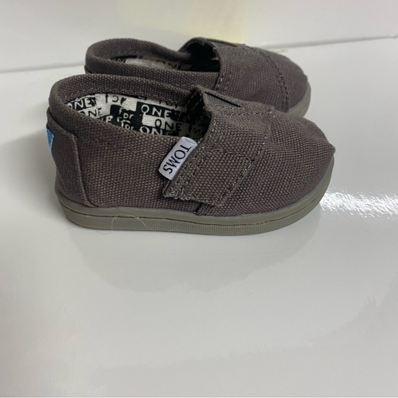 Toms NWT Toddler Shoes 3T - Picture 2 of 6